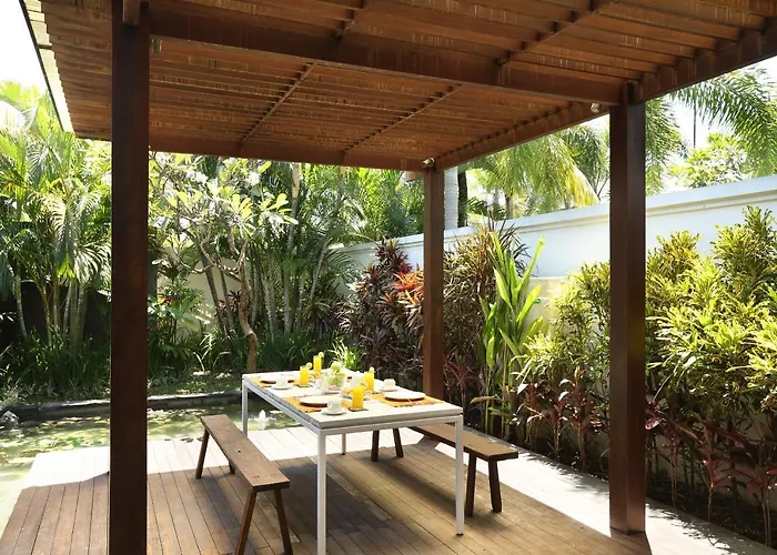 Villa Nunia Boutique *