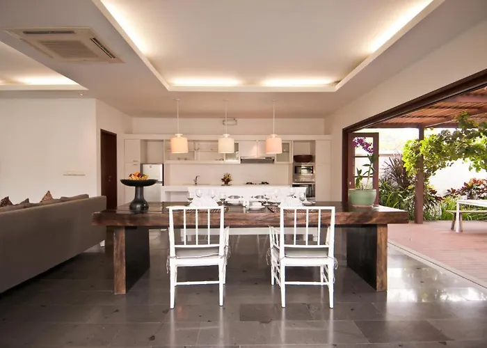 Nunia Boutique Villa