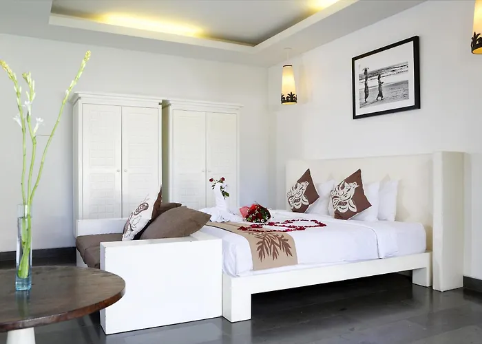 Villa Nunia Boutique *