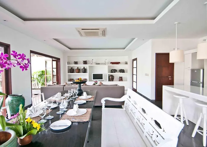 Villa Nunia Boutique *