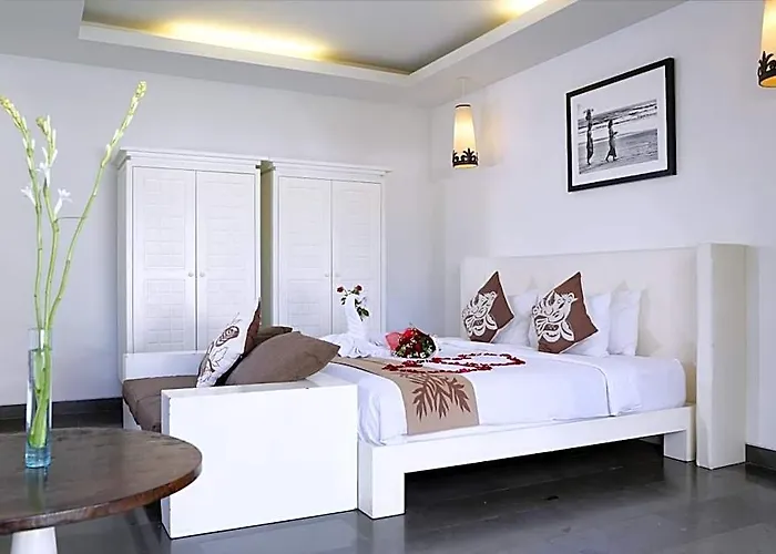 Villa Nunia Boutique *